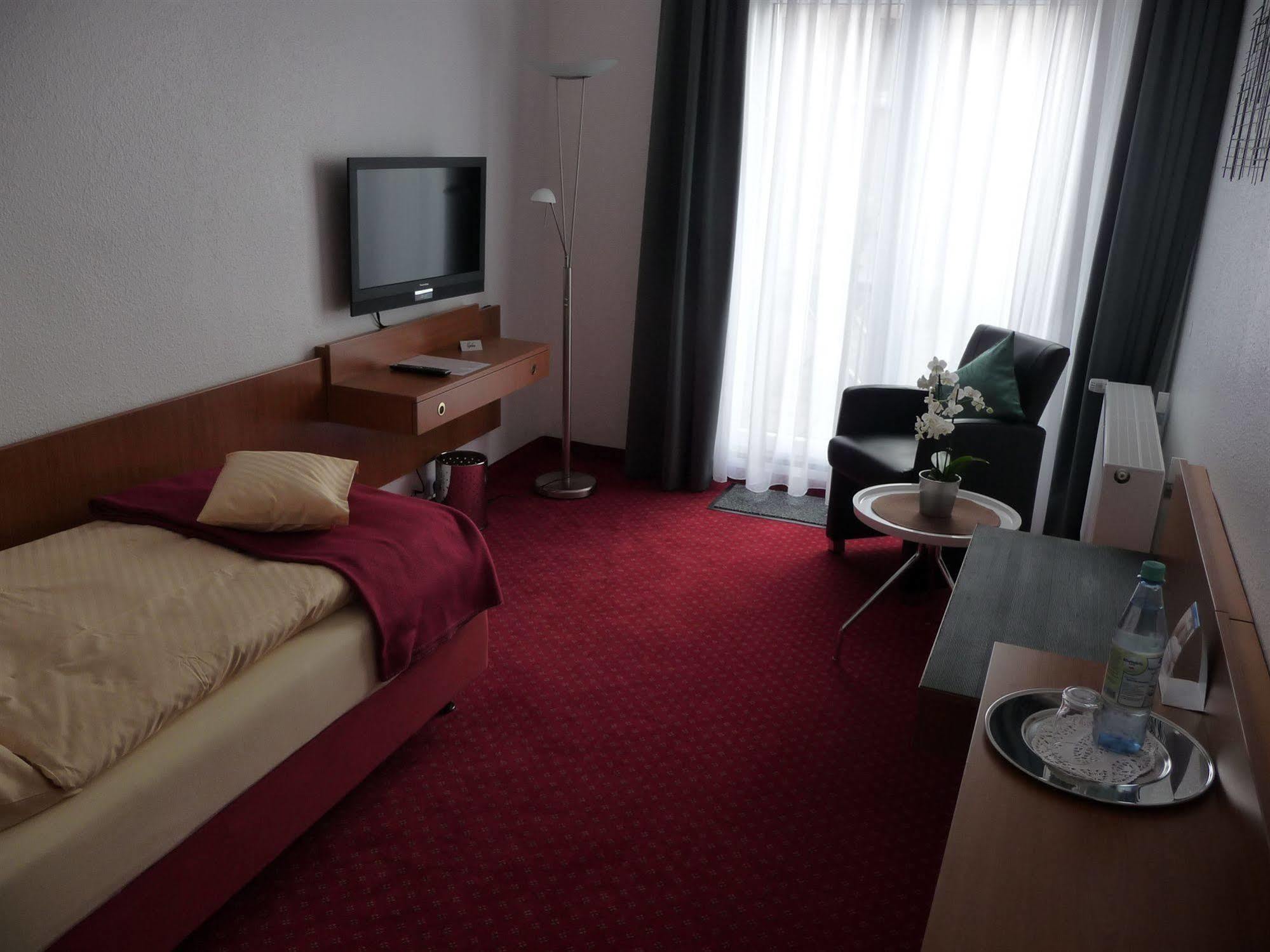 Hotel Sechzehn Leverkusen Exterior foto